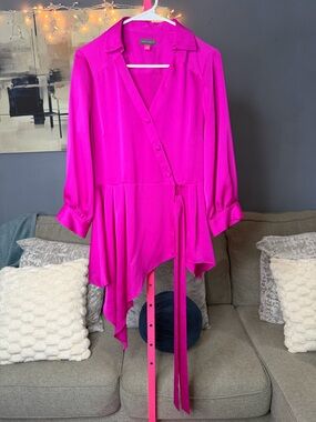 Vince Camuto Pink Satin Wrap Blouse Asymmetrical Hem Tie Waist Size Small